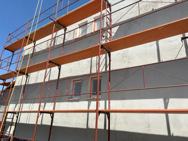 goldstavkn rekonstrukcia fasady komarno 2025 002